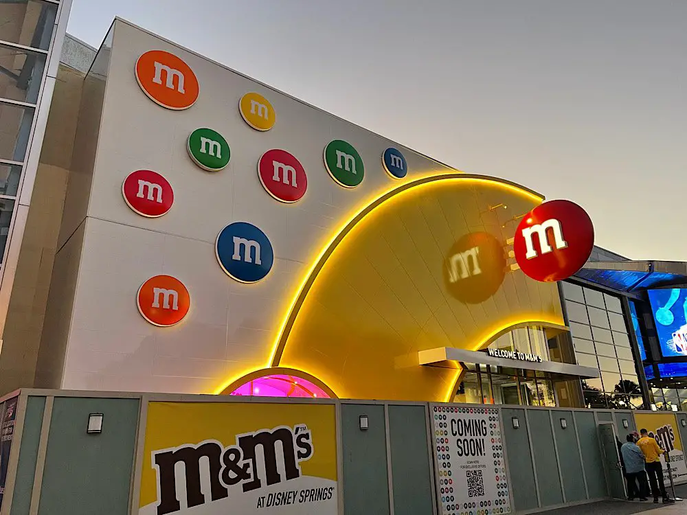 we’ve-got-the-opening-date-for-the-new-disney-springs-m&m’s-store…and-it’s-very-soon!