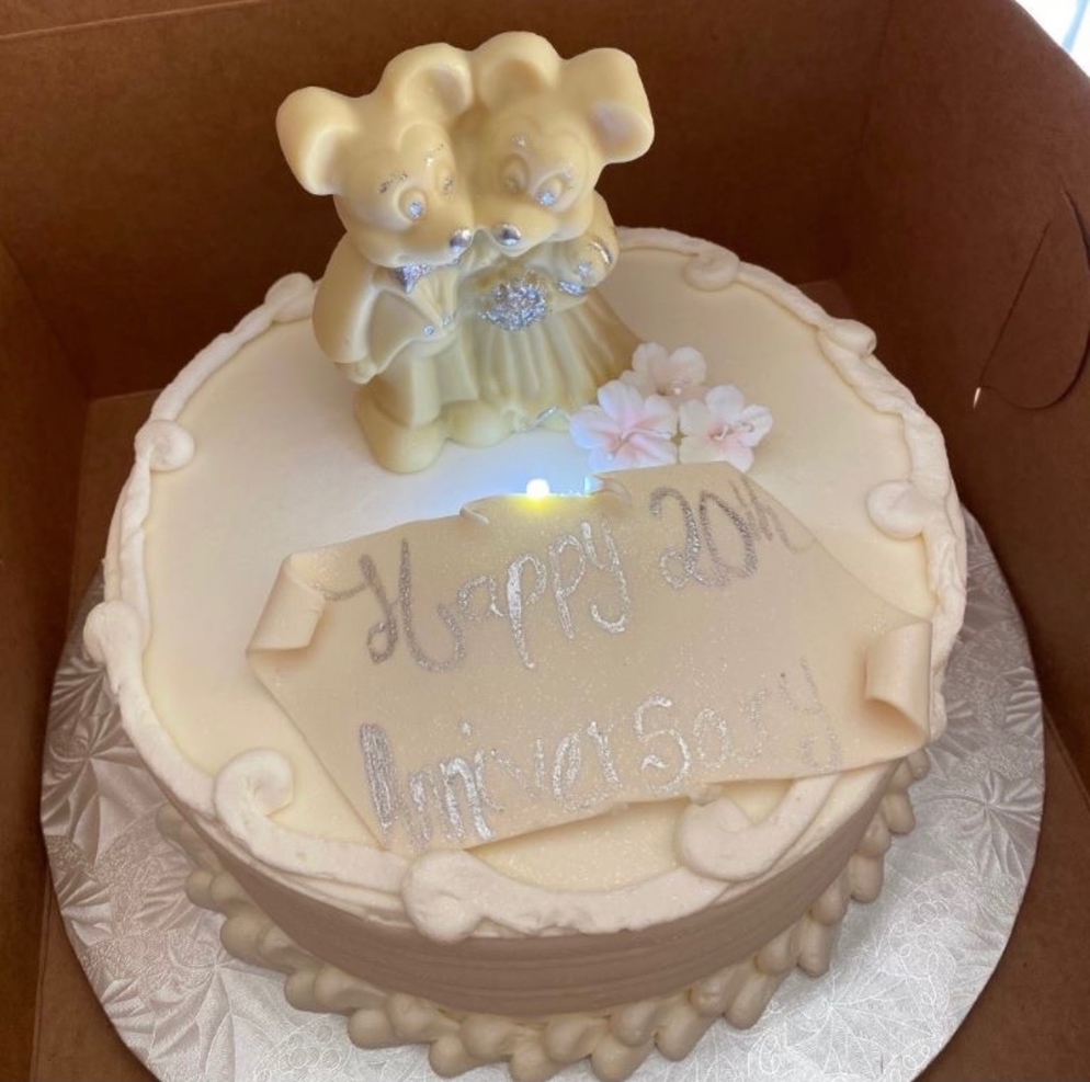 the-hidden-delectability-of-a-customized-disney-cake
