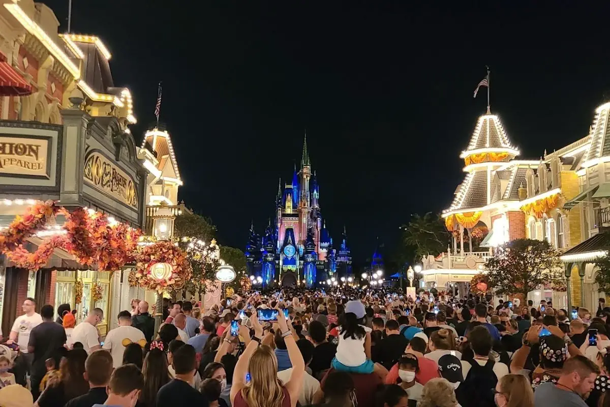 Disney World Crowd Calendars: Who's Is Accurate? Tips 1