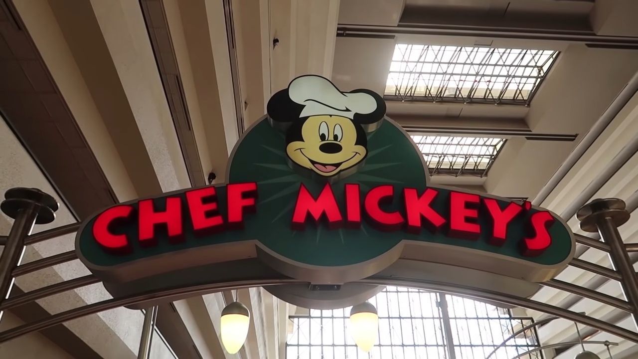 Chef Mickey's Review: Is It Worth It for Your Trip? 7 Chef Mickeys Sign Up High 1