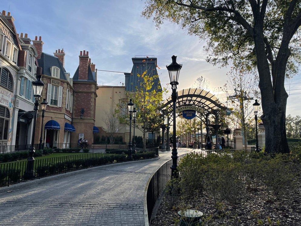 France Expansion Walkway And Sign