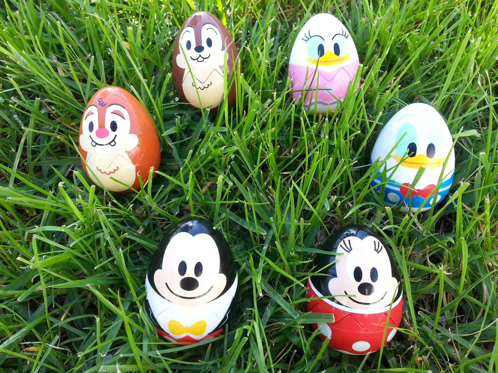 Easter Egg-Stravaganza Egg Hunt Rolls Into Epcot Epcot 2