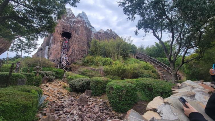 Cheapest Times to Go to Disney World: Best Lower-Cost... 10 Disney World Mountain Explorer Ride Attraction