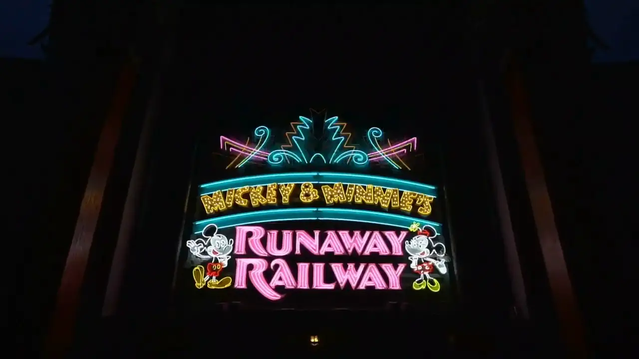 Mickey & Minnie's Runaway Railway | Hollywood Studios 1