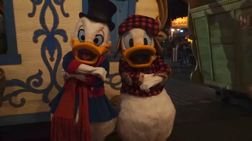 Mickey's Very Merry Christmas Party Guide 2022 • WDW Travels